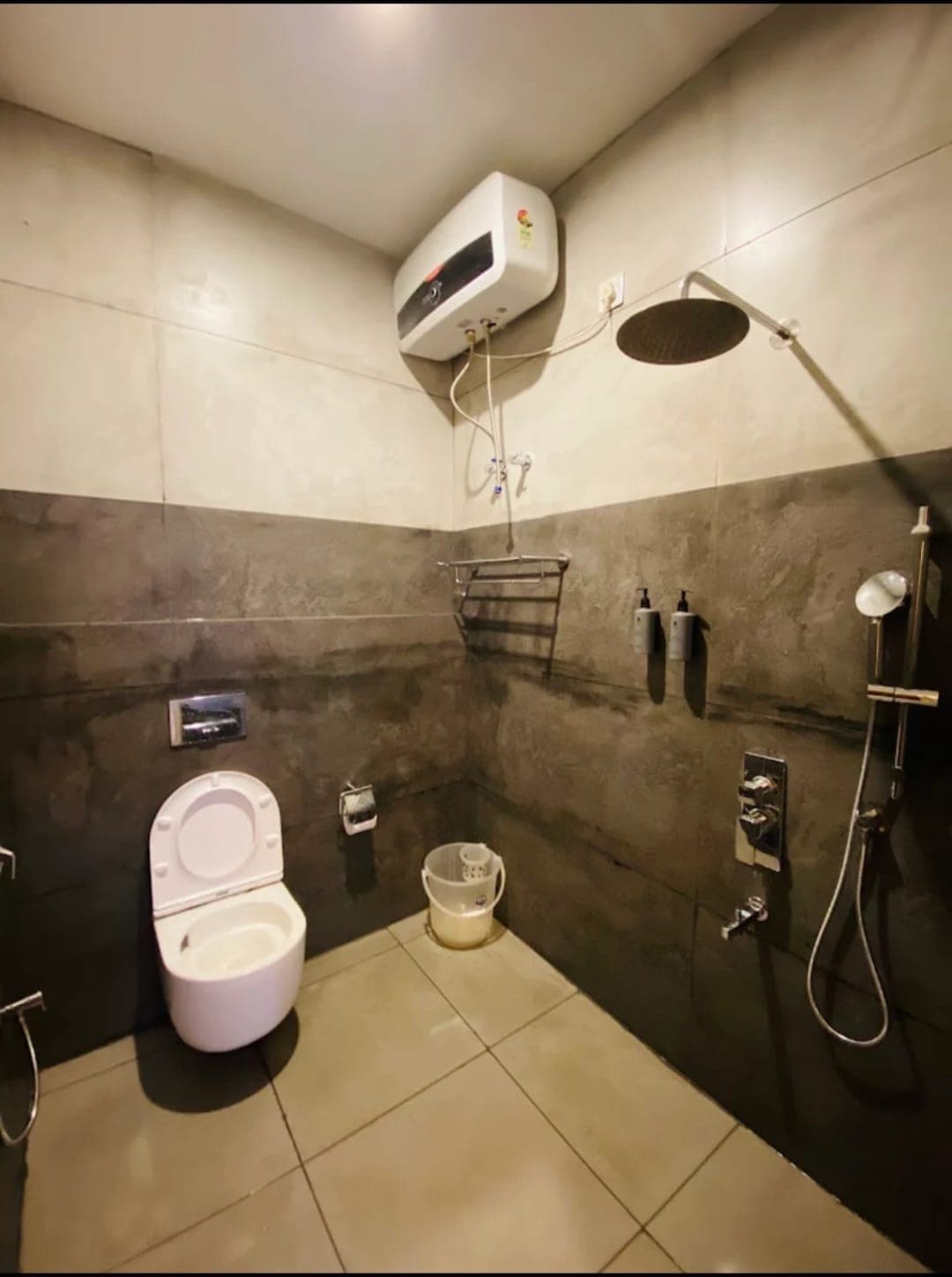 Wood Room bathroom